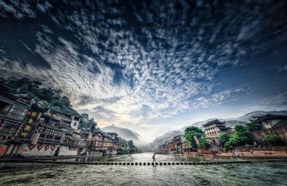 凤凰古城+矮寨大桥+德夯大峡谷一日游湘西民俗风情之旅